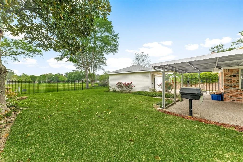 Photo of 7543 Maple Tree Drive