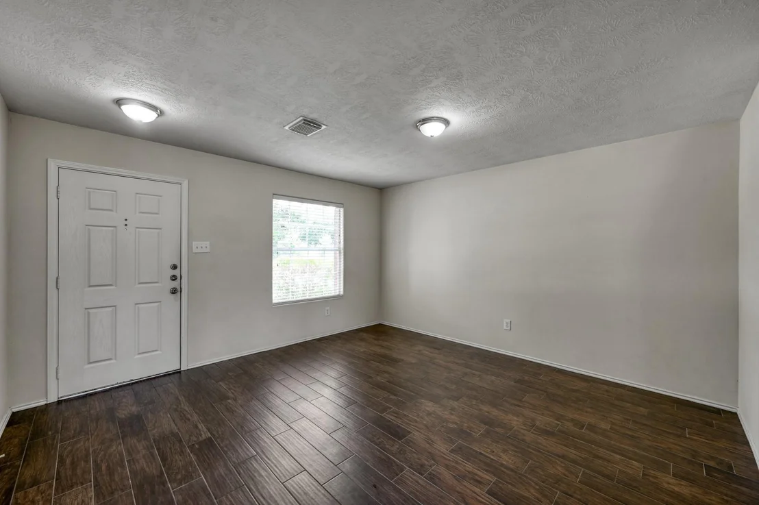Photo of 23919 Kingbriar Drive