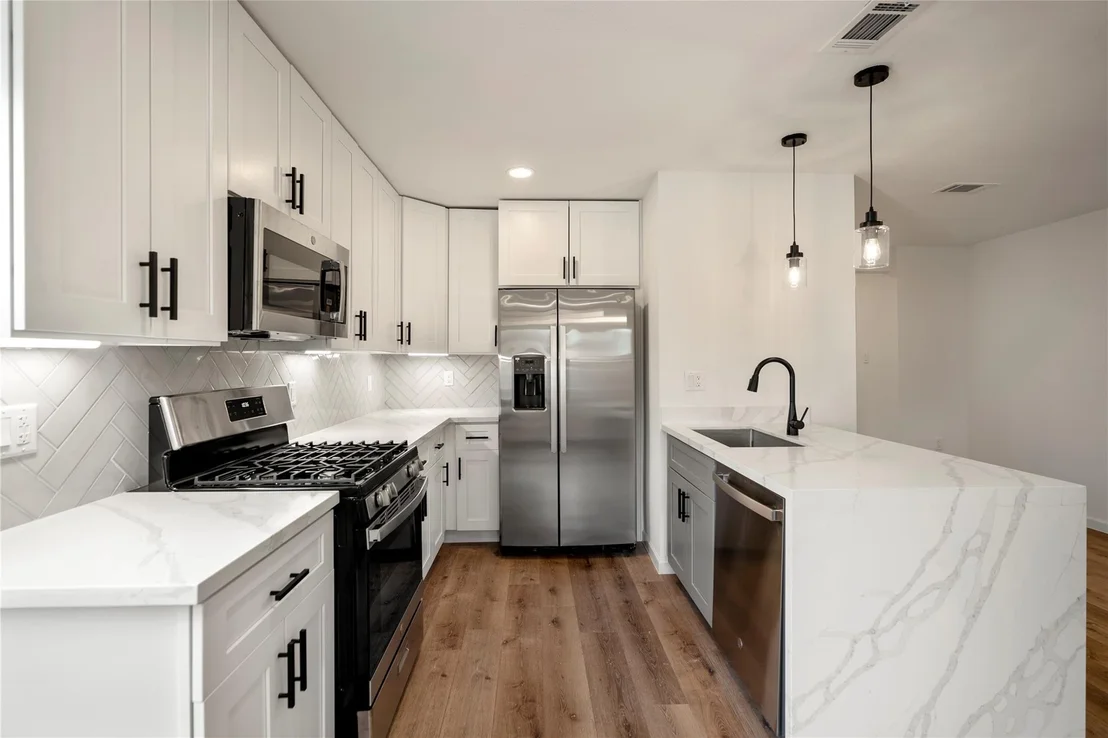 Photo of 3923 Alsace Street