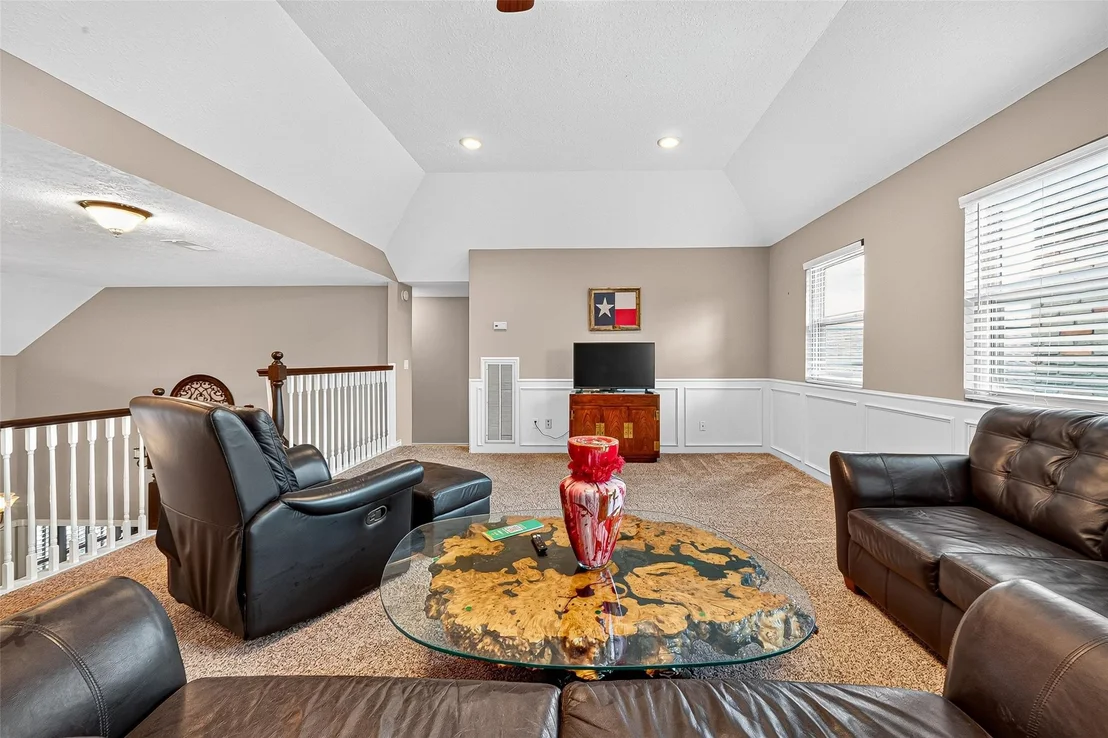 Photo of 5911 Springton Lane