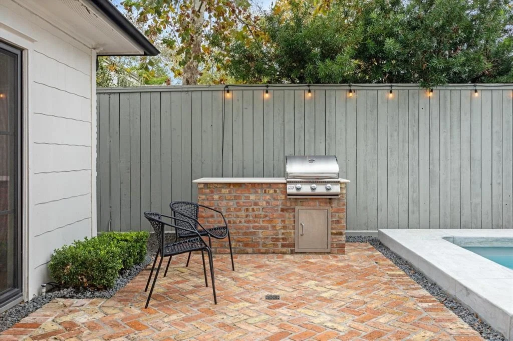 Photo of 2510 Addison Road