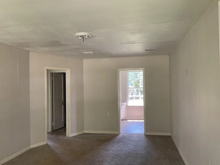 Photo of 621 W 7th Street