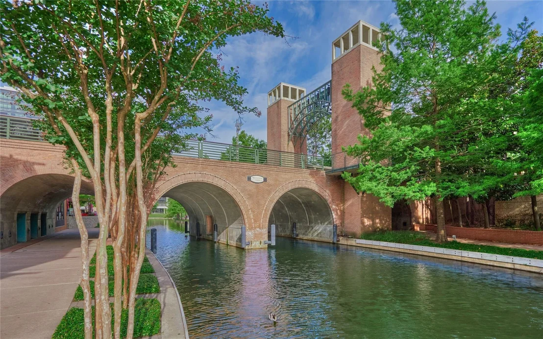 Photo of 66 W Frontera Circle