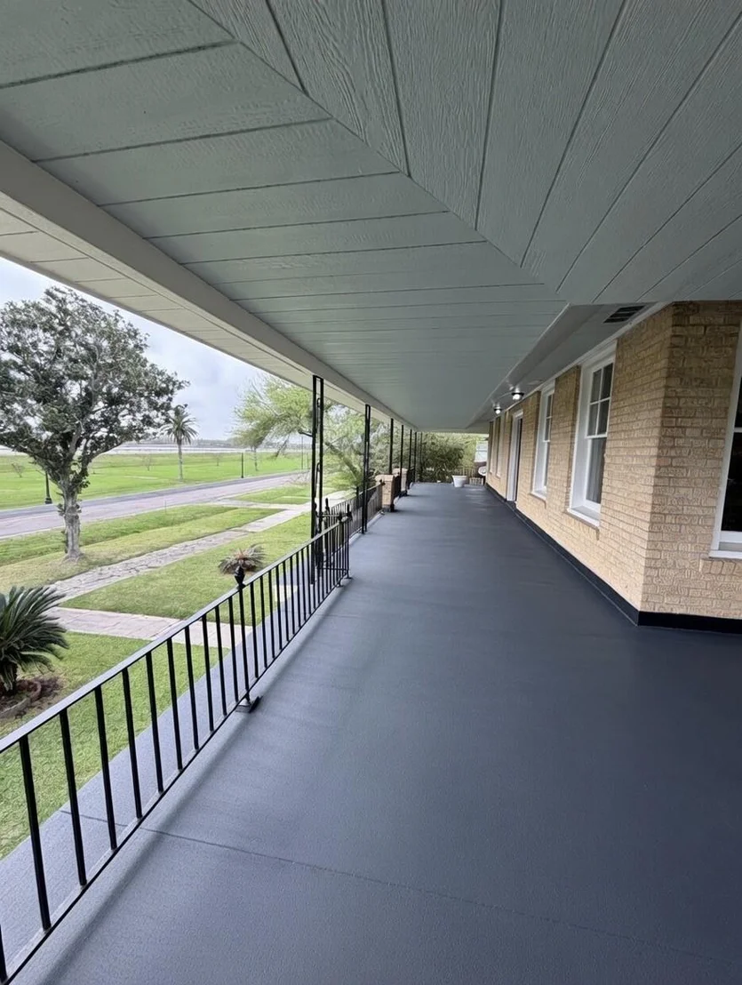 Photo of 2149 Lakeshore Drive