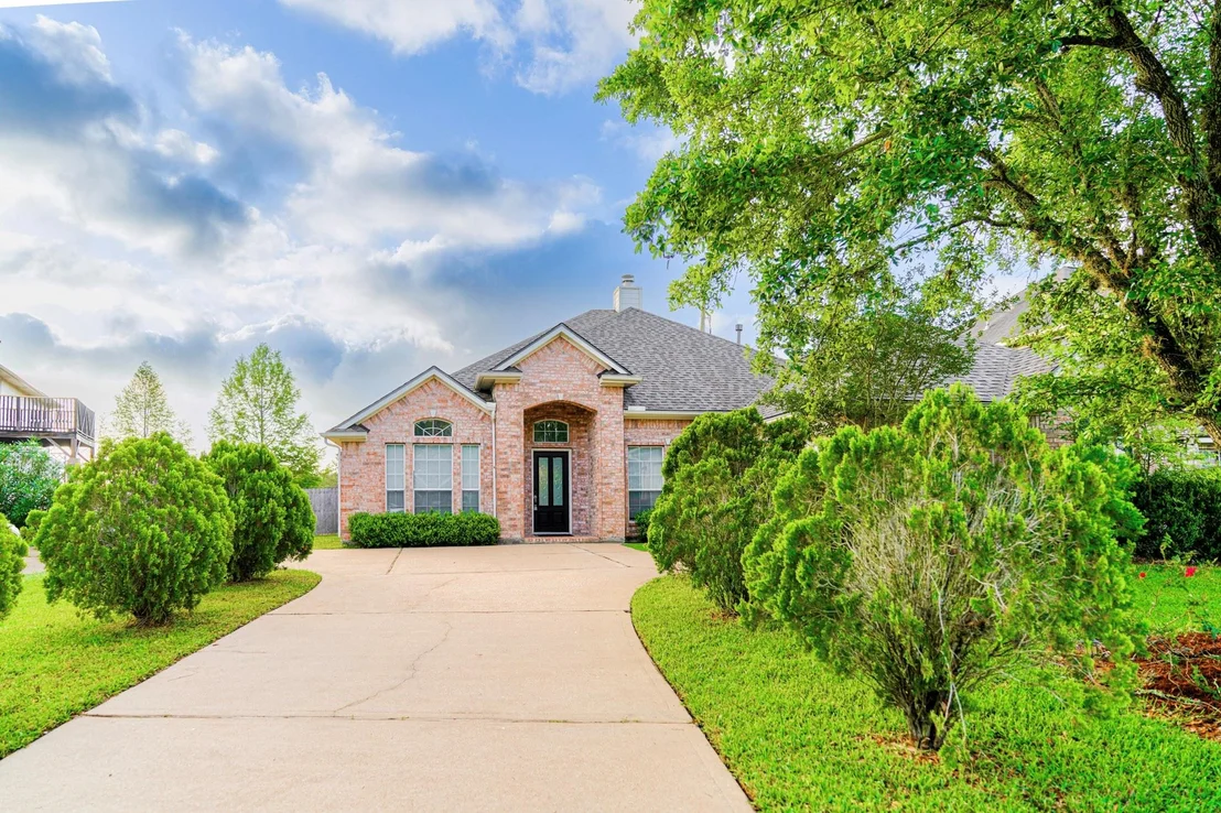 Photo of 1230 Riverchase Drive