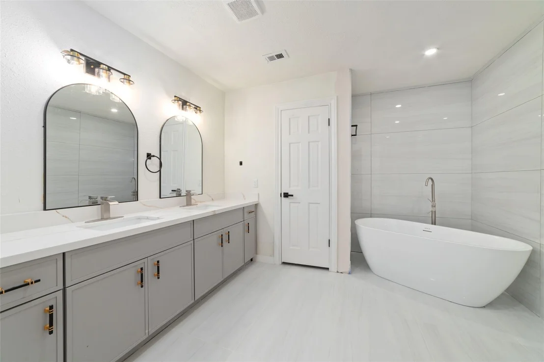 Photo of 8322 Oak Moss Drive