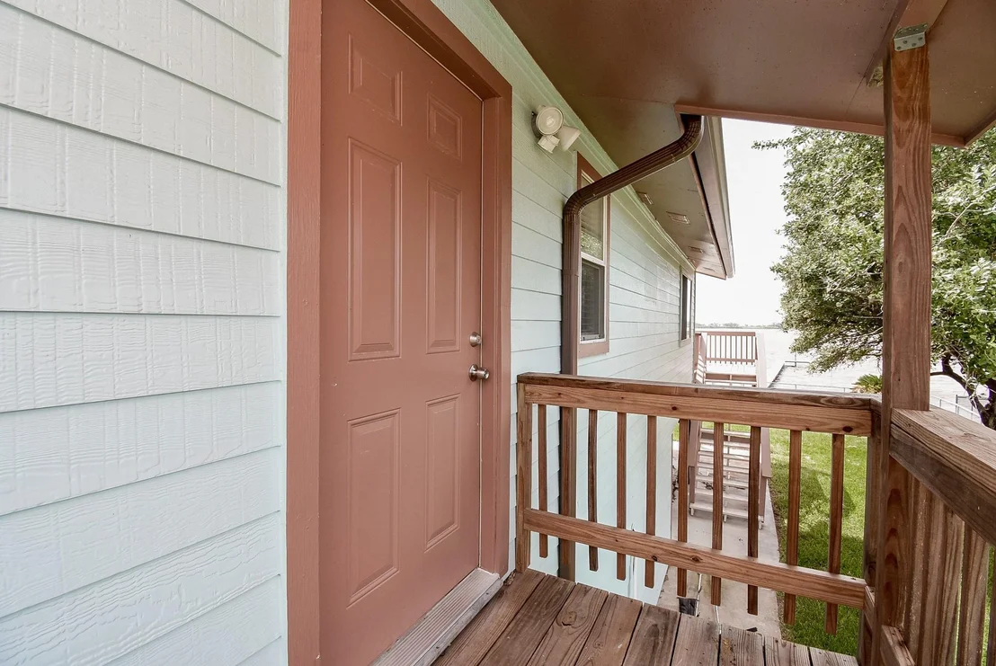 Photo of 2116 W Bayshore Drive