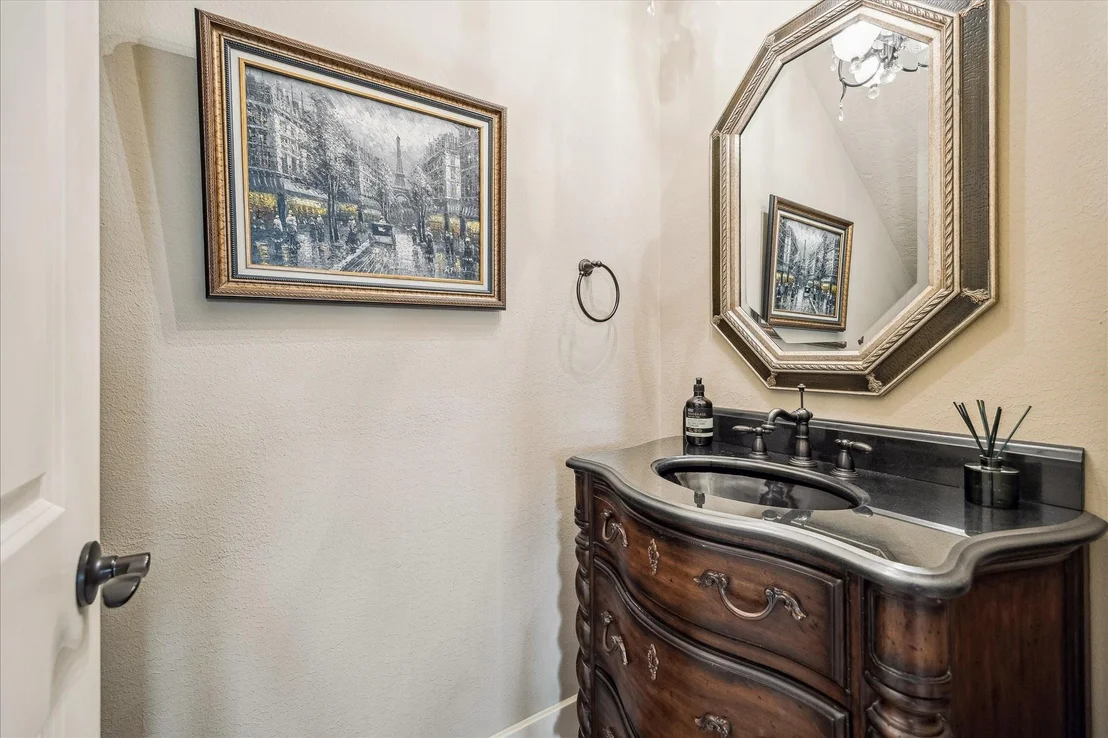Photo of 2626 Stuart Manor