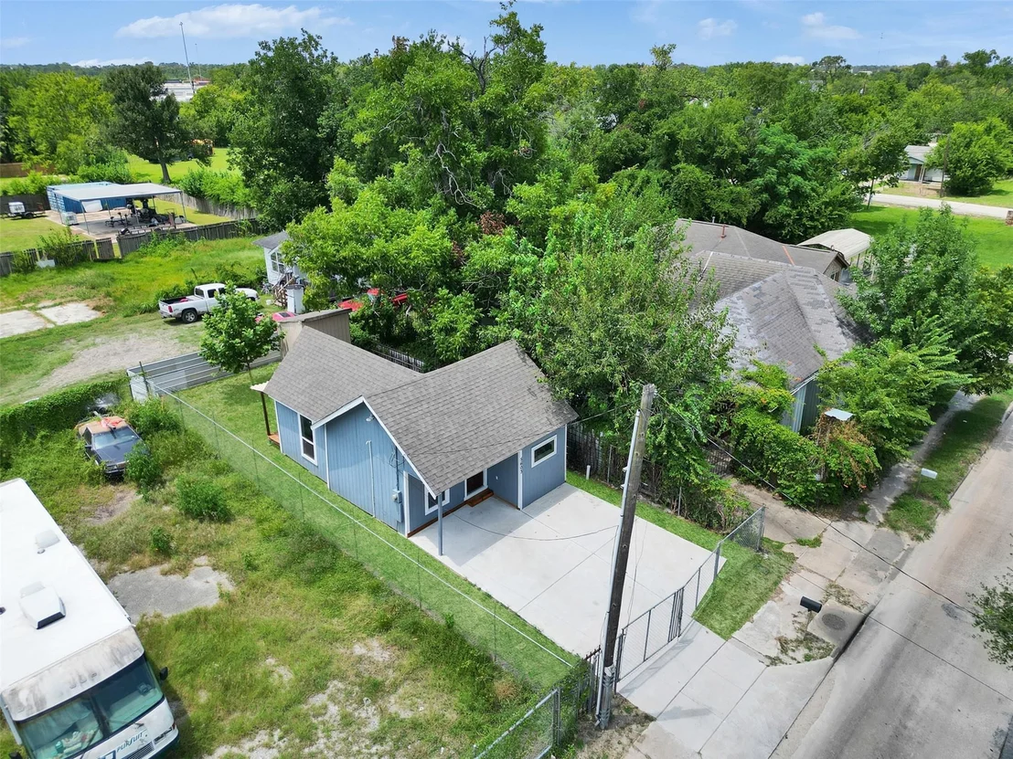 Photo of 5603 N Wayside Drive