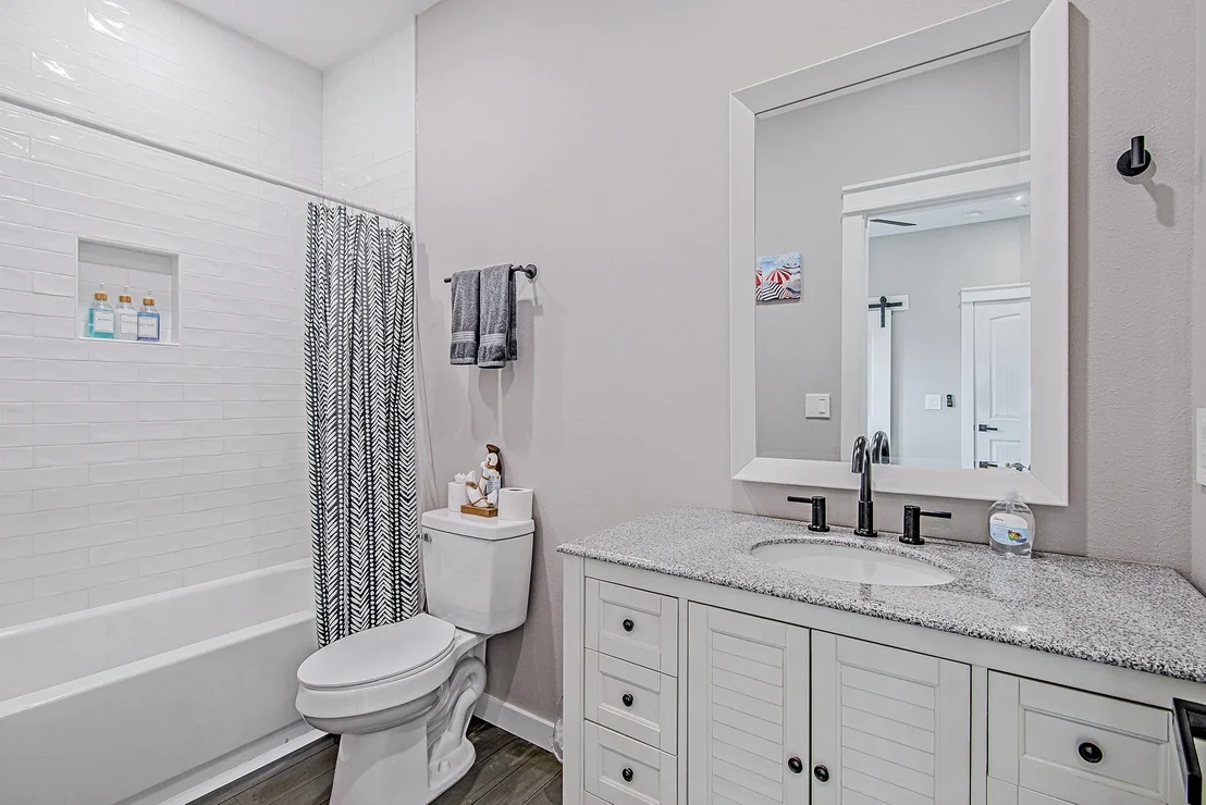 Photo of 1079 Cedar Lane