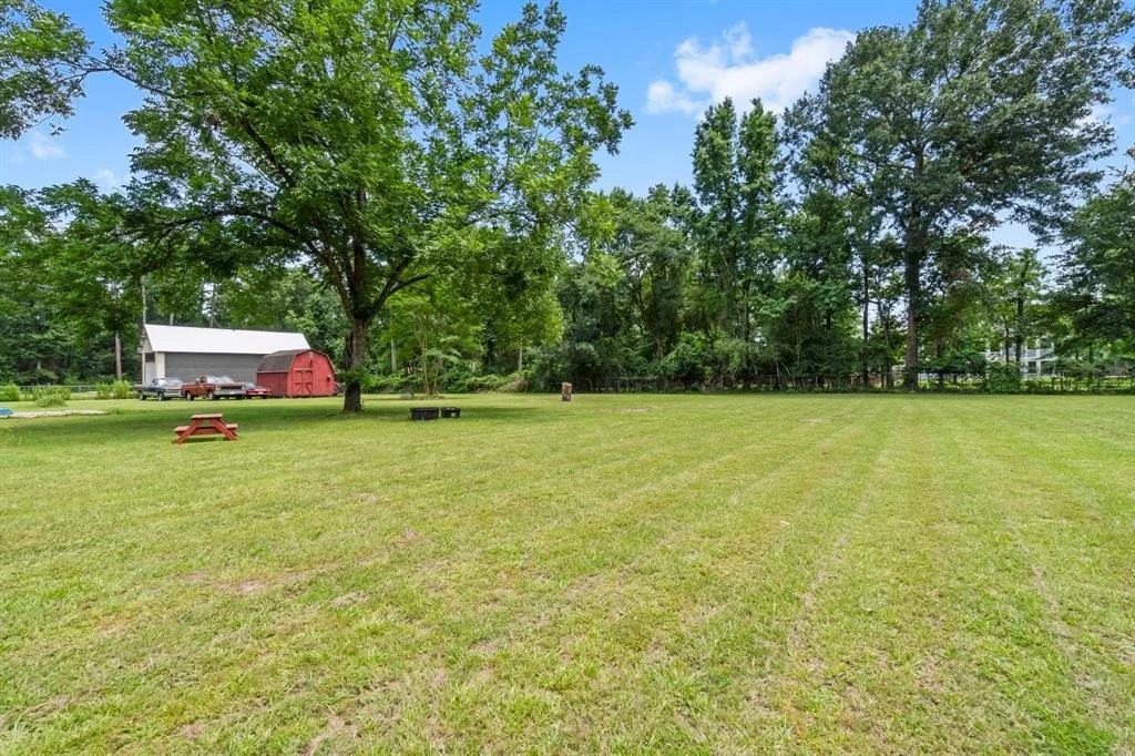Photo of 2499 Centerline Road