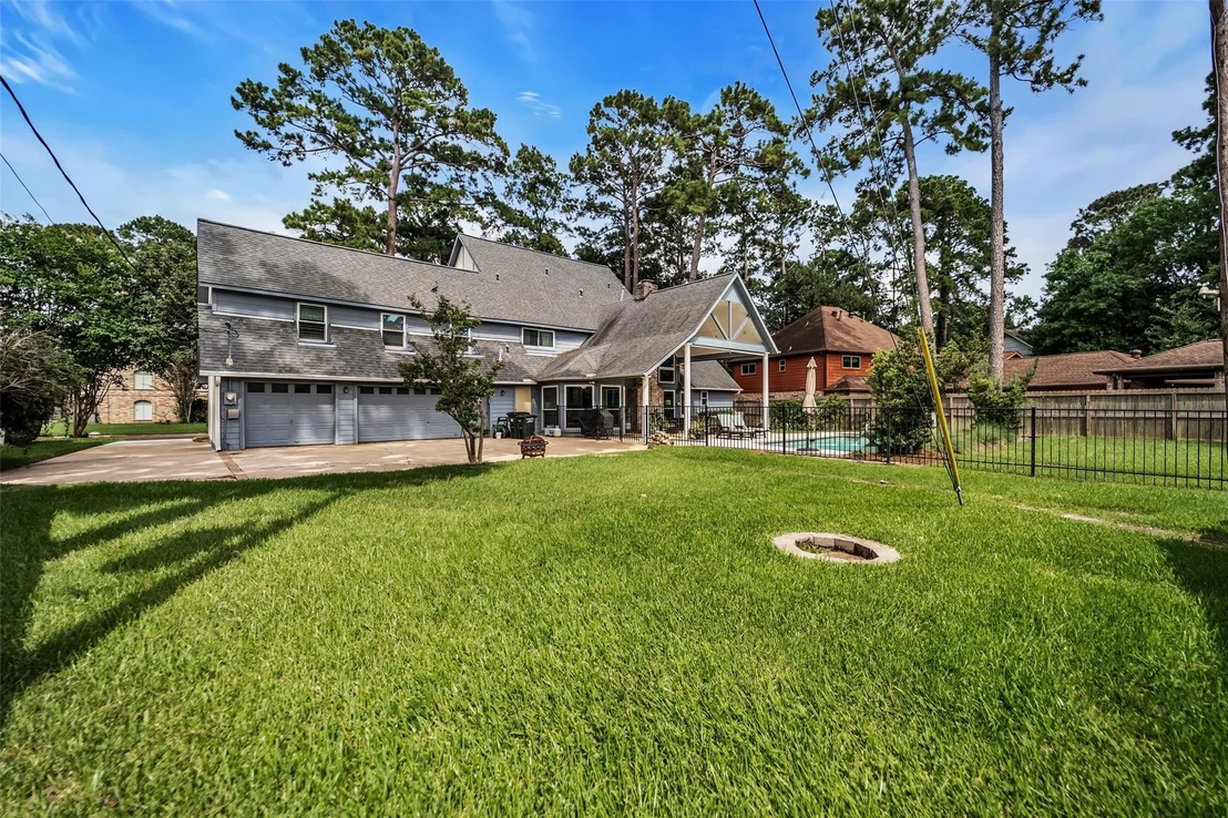 Photo of 8018 Northbridge Drive