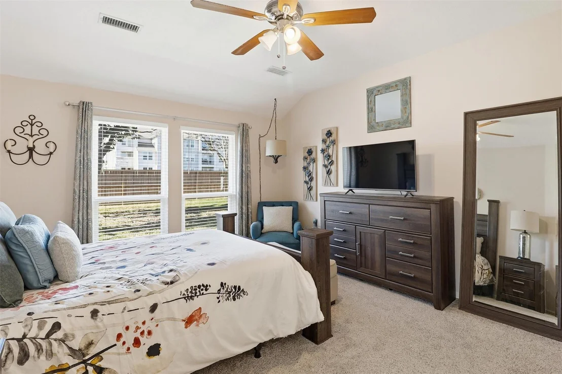 Photo of 6806 Oakleaf Trail Lane