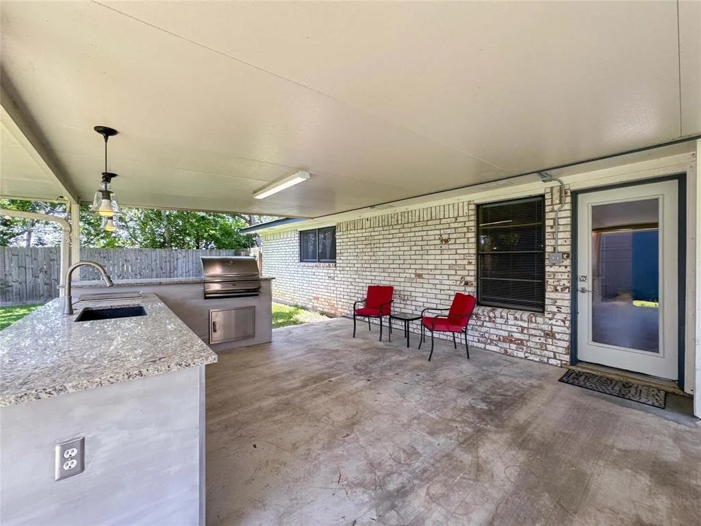 Photo of 712 Molina Drive