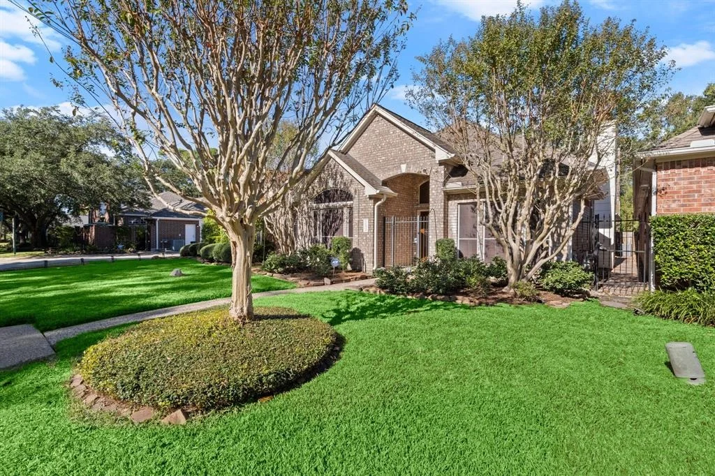 Photo of 6632 Tournament Drive
