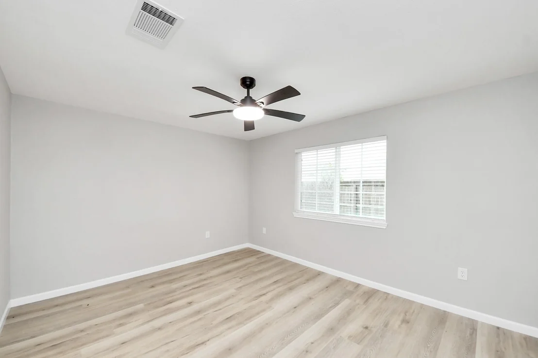 Photo of 5212 Willowview Drive