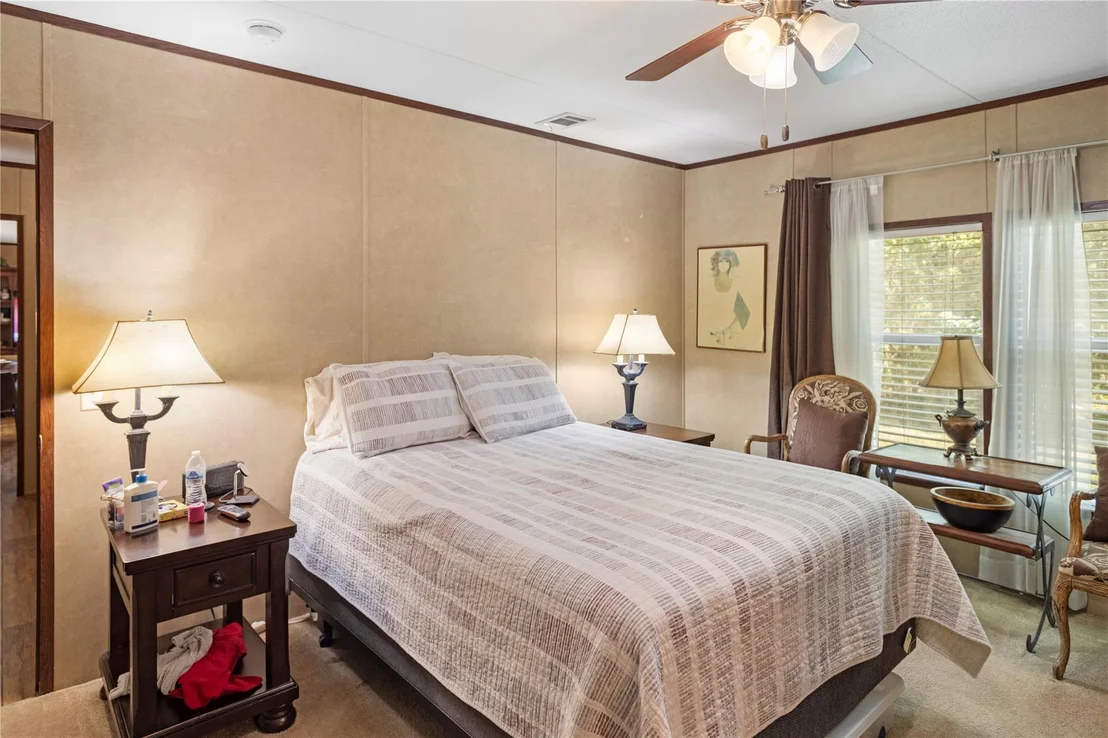 Photo of 375 Chestnut Bend