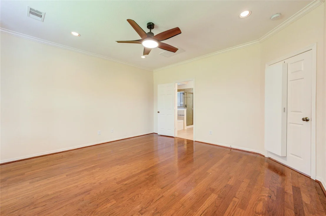 Photo of 2844 Torano
