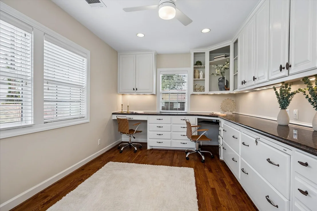 Photo of 2416 Addison Road