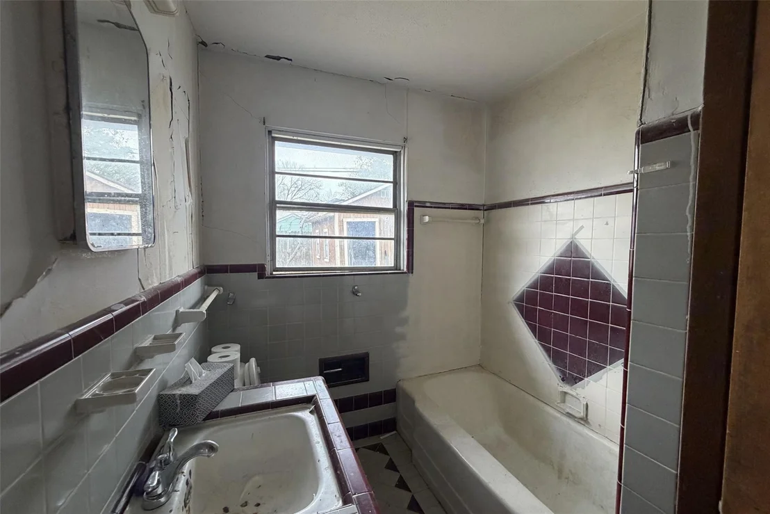 Photo of 3207 Washington Street