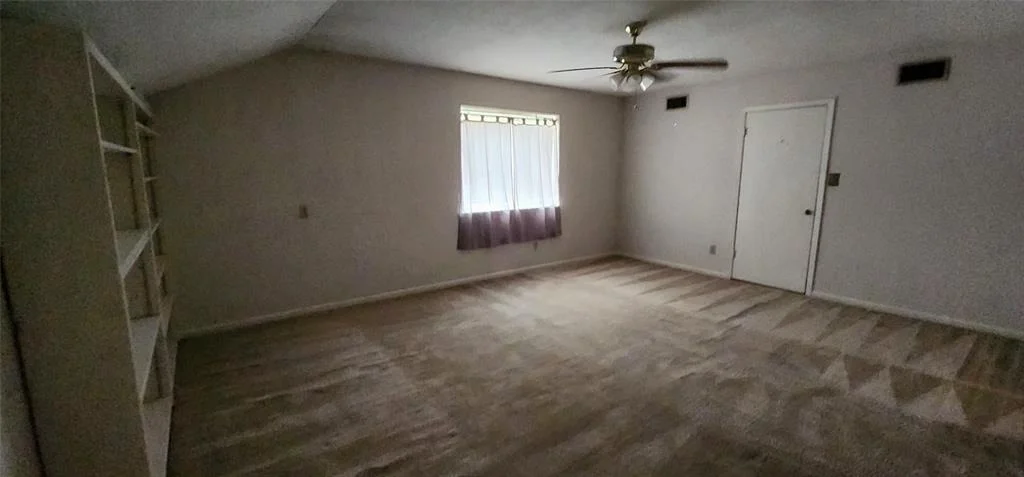 Photo of 532 S Rivershire Drive