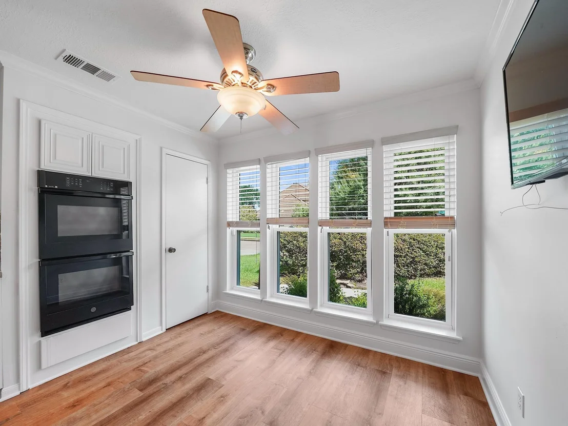 Photo of 910 Enclave Parkway
