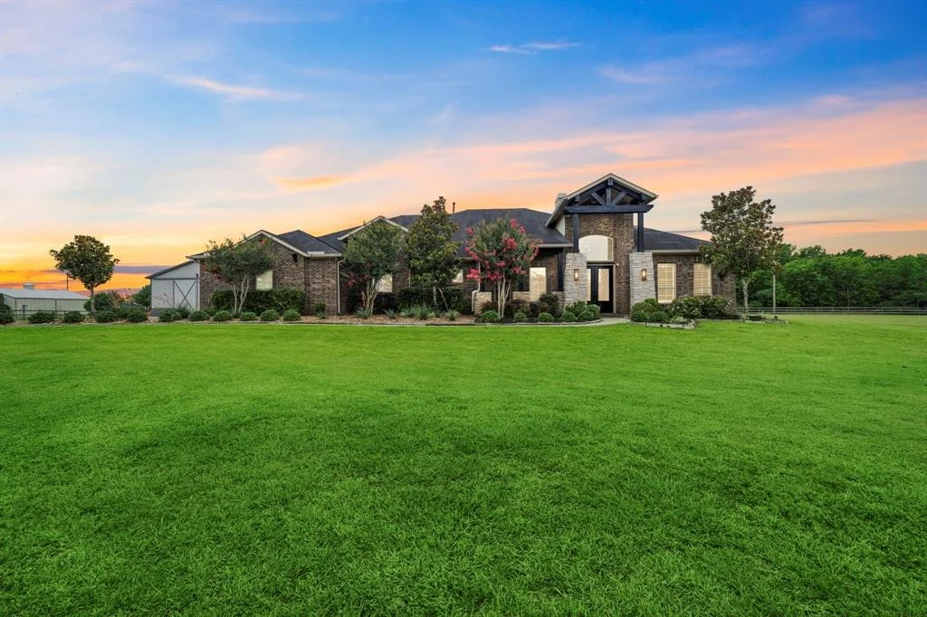 Photo of 2131 Grand River Drive