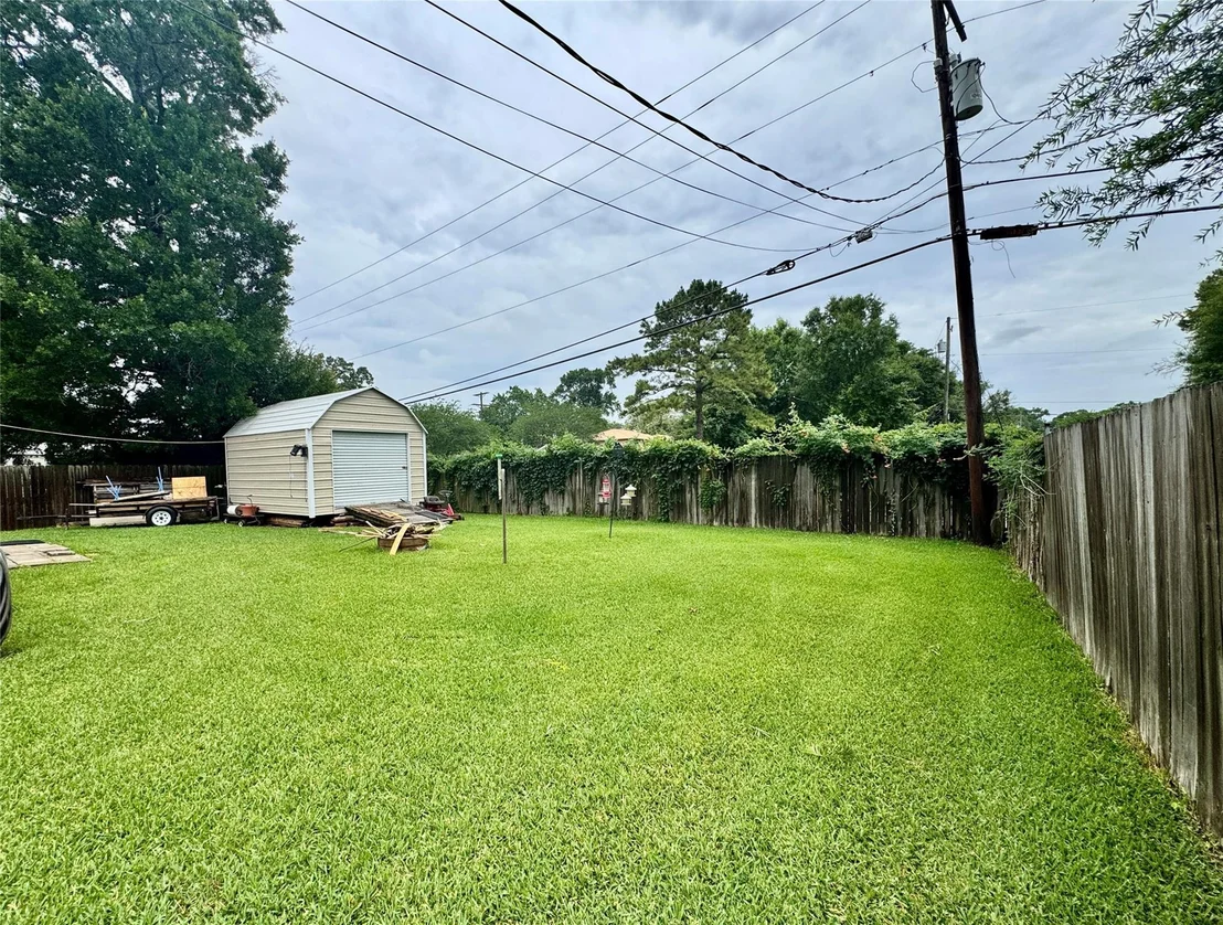 Photo of 5050 Swallow Drive