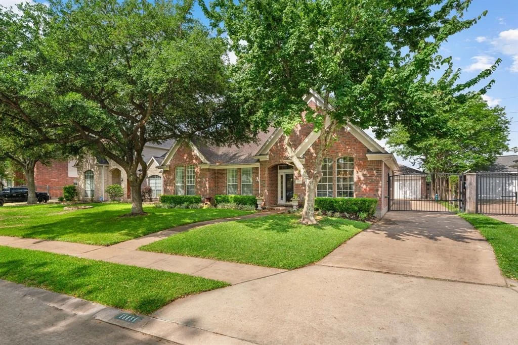 Photo of 11111 Hillside Glen Trail