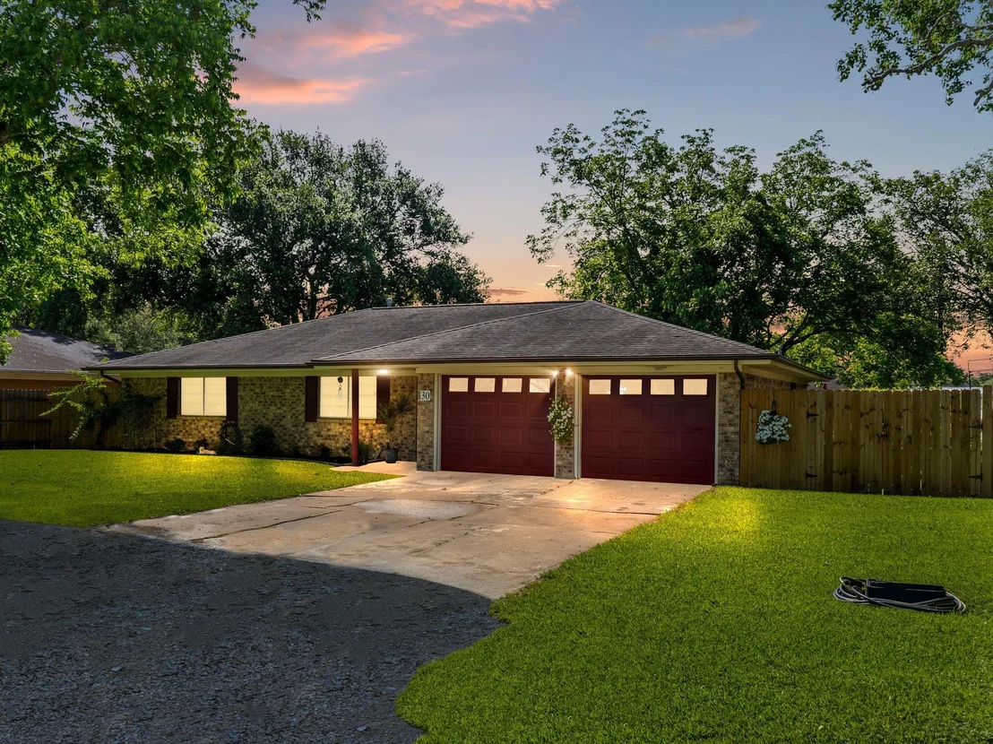 Photo of 30 Live Oak St