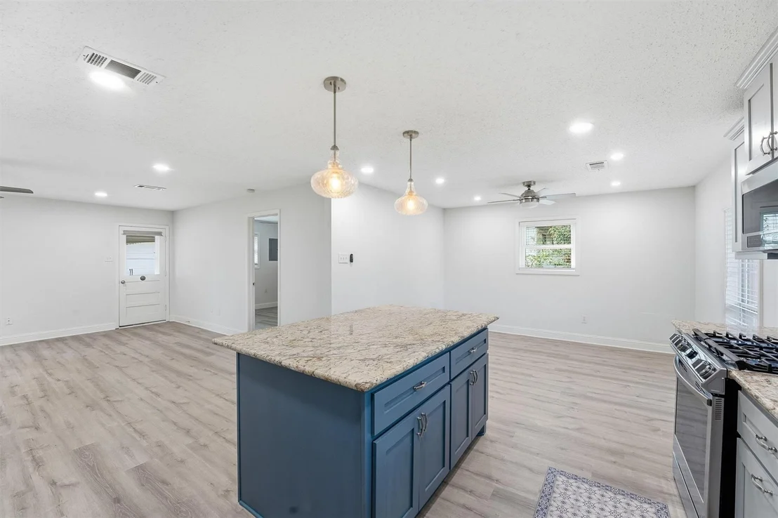 Photo of 715 Timber Cove Drive