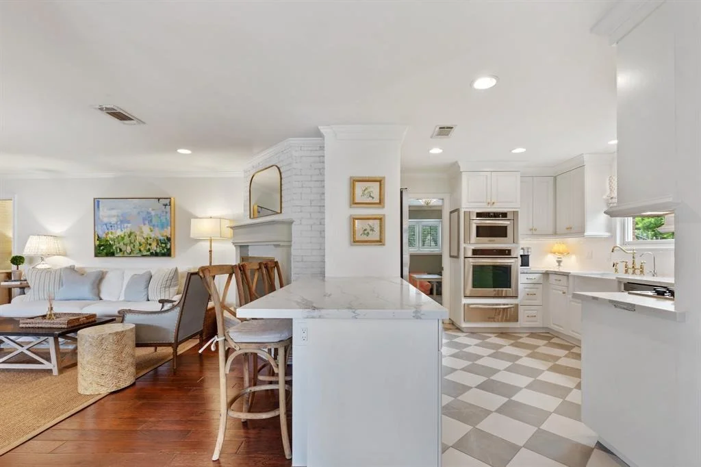 Photo of 7910 Meadowbriar Lane