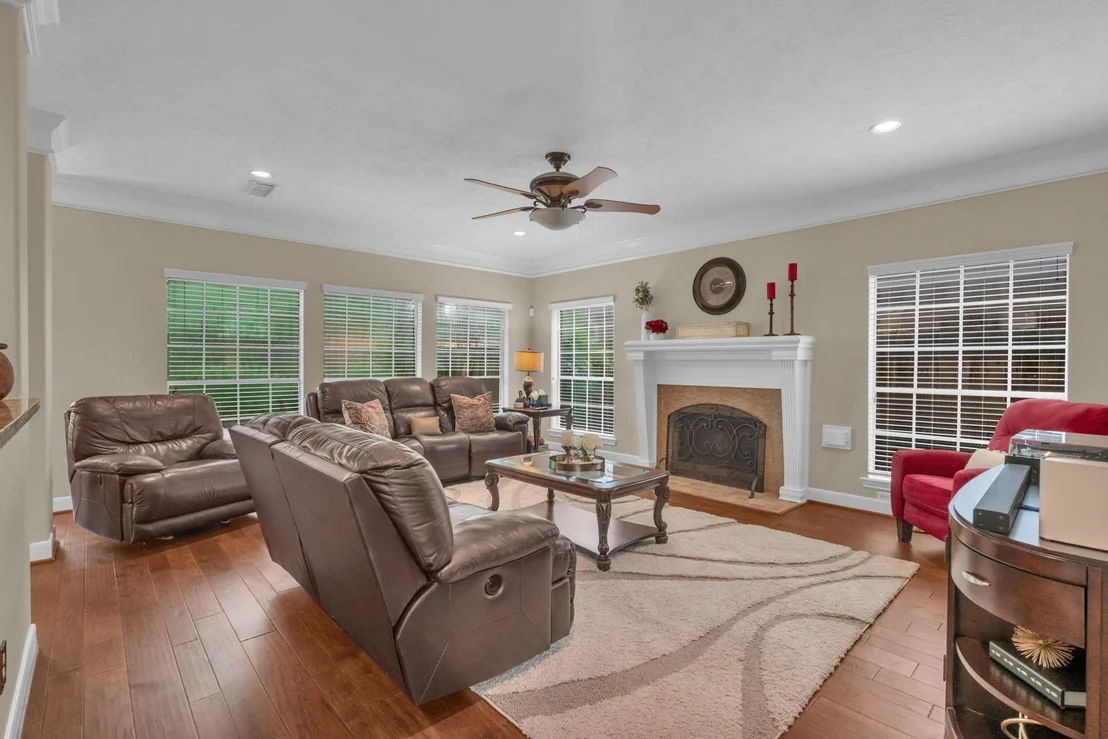 Photo of 16318 Avenplace Road