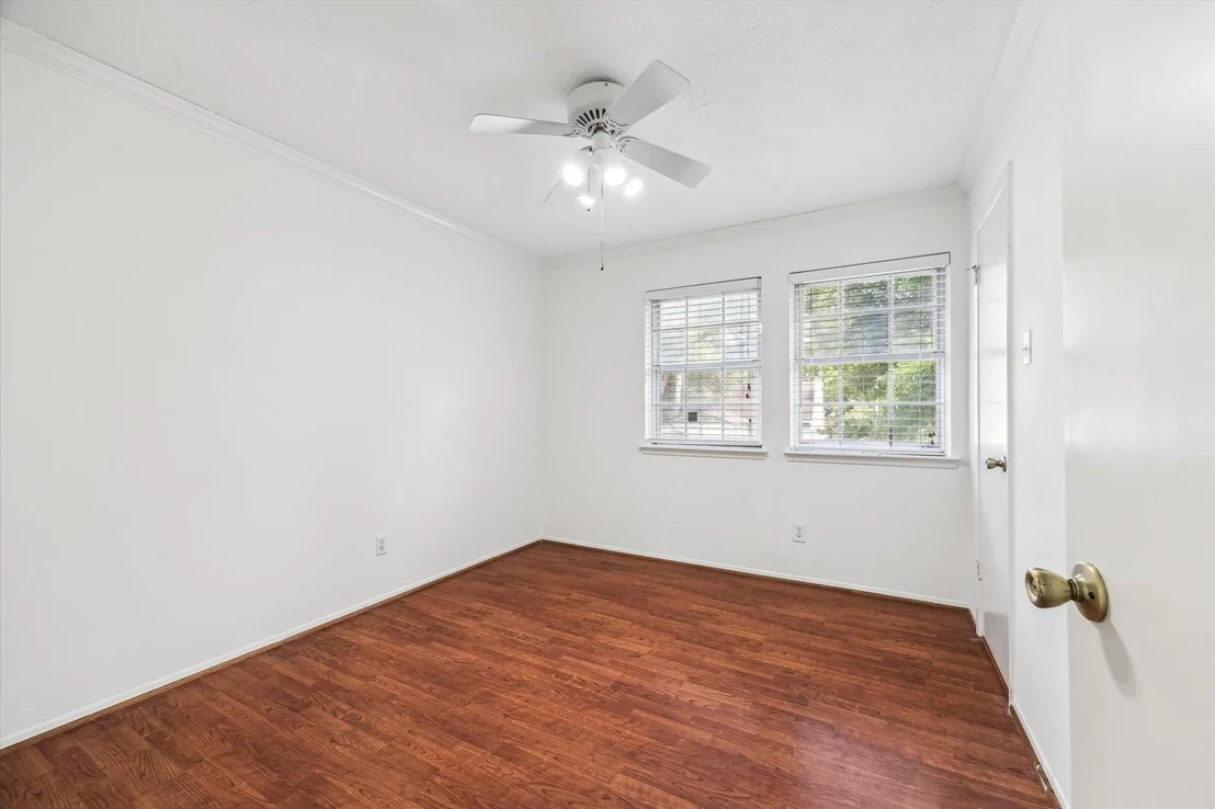 Photo of 607 Oak Harbor Drive