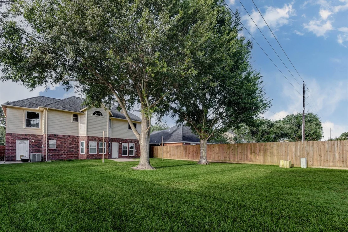 Photo of 21638 Wildcroft Drive