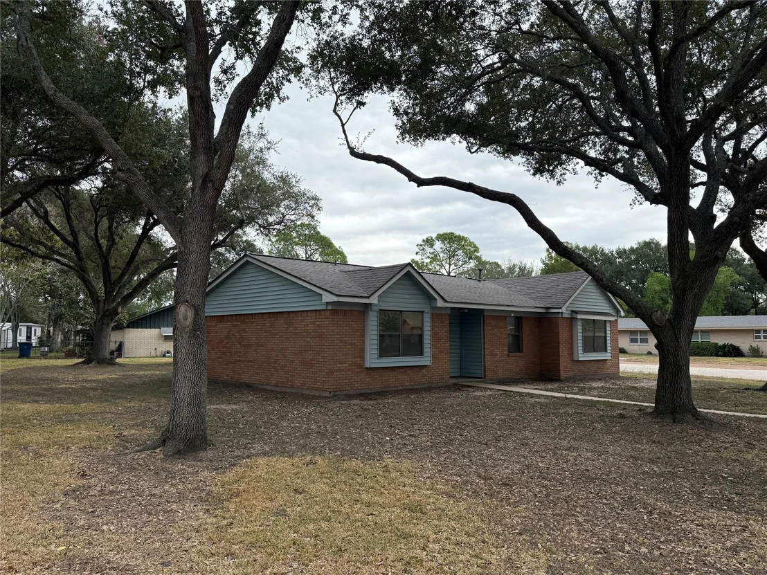 Photo of 3002 Lamar Circle