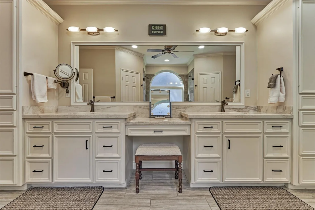 Photo of 150 Lake View Circle