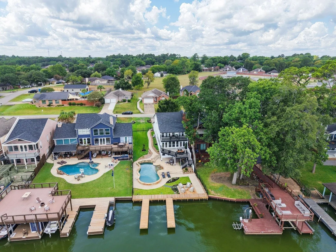 Photo of 848 Lake View Drive