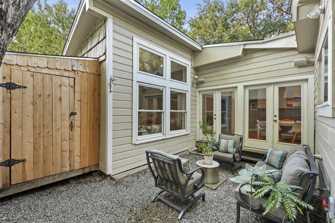 Photo of 2201 Bartlett Street