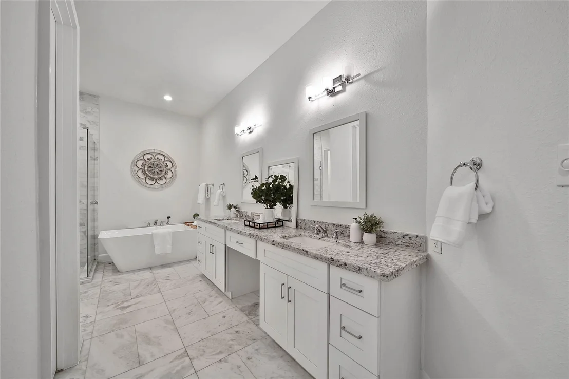 Photo of 1302 Avon Way