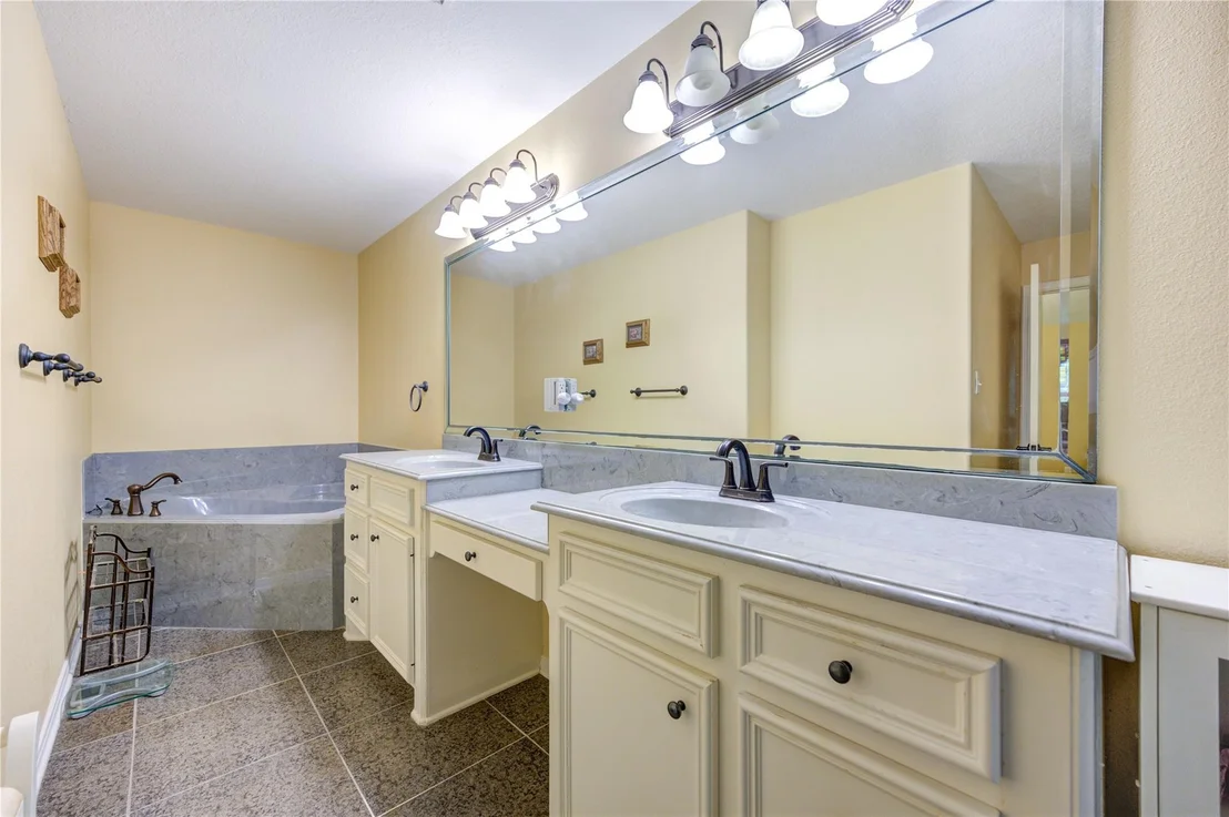 Photo of 391 Skipper Lane