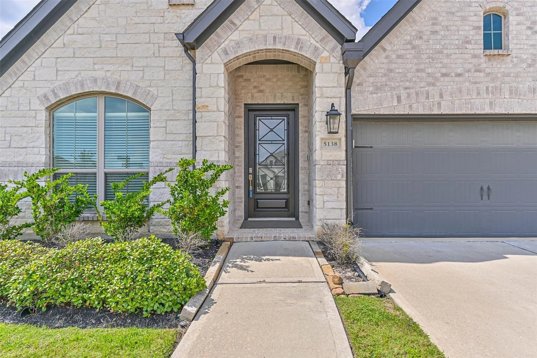 Photo of 5138 Walnut Grove Lane