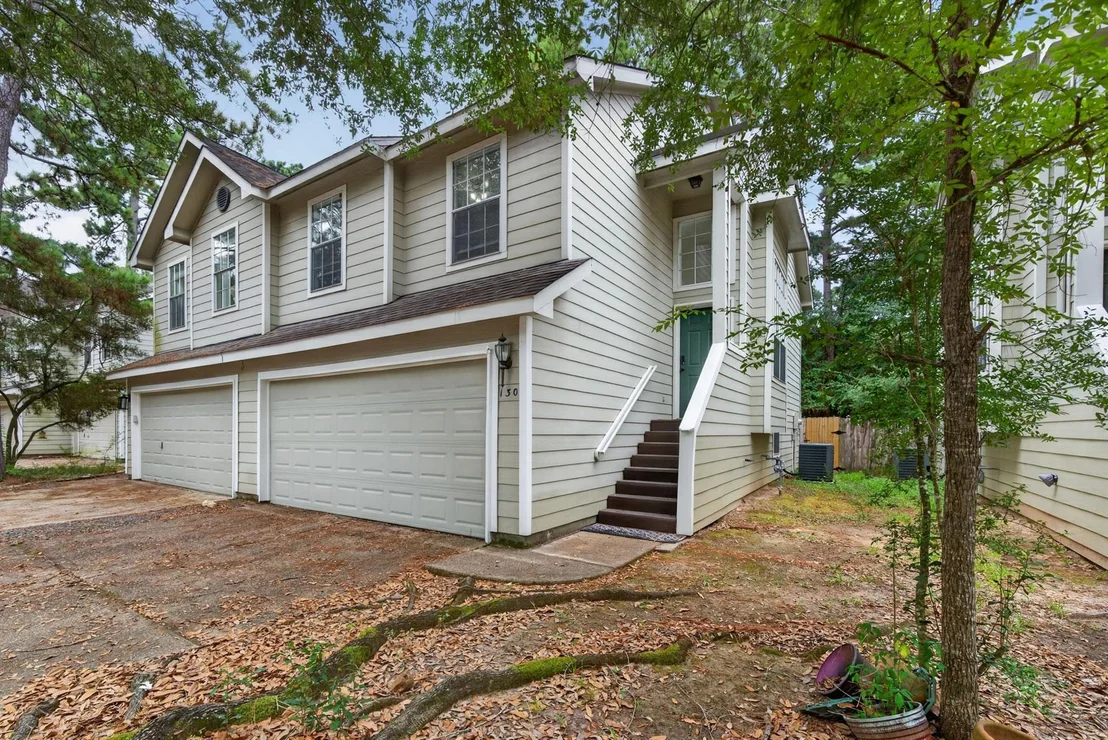 Photo of 130 S Walden Elms Circle