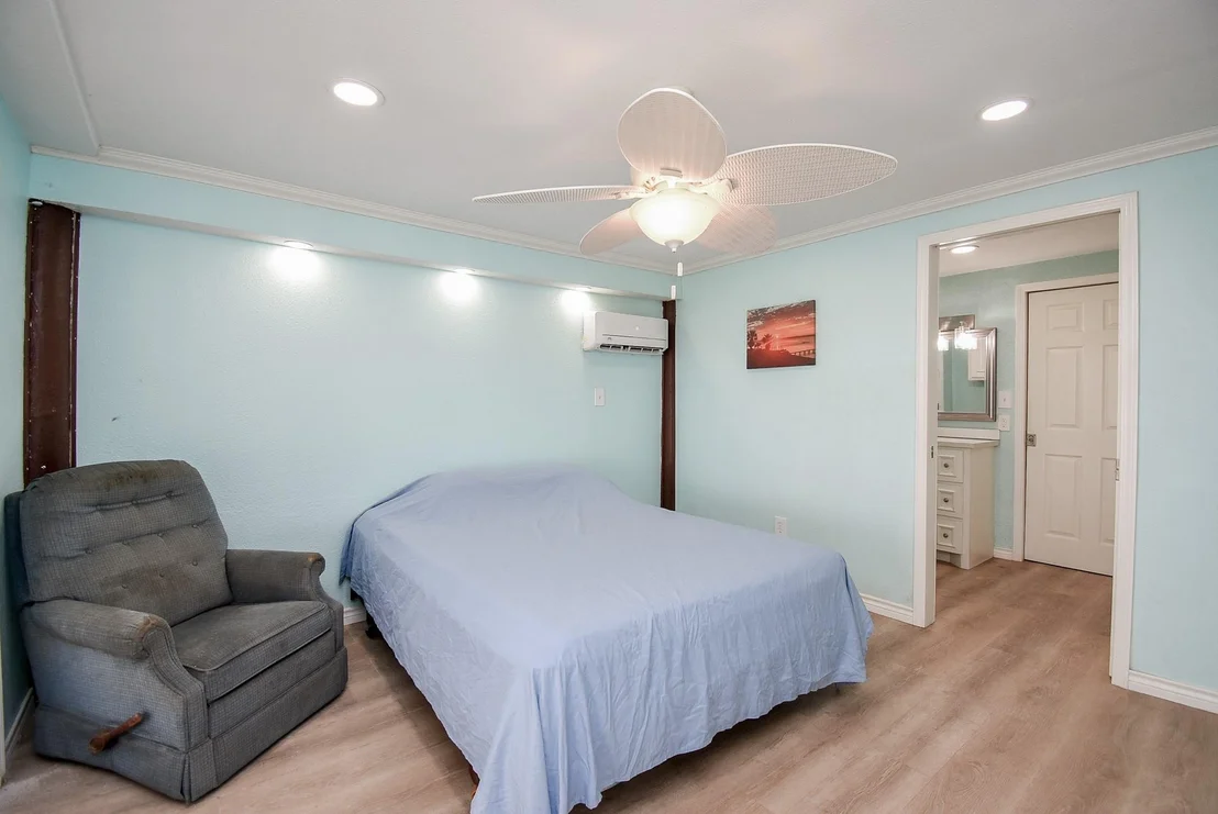 Photo of 2116 W Bayshore Drive