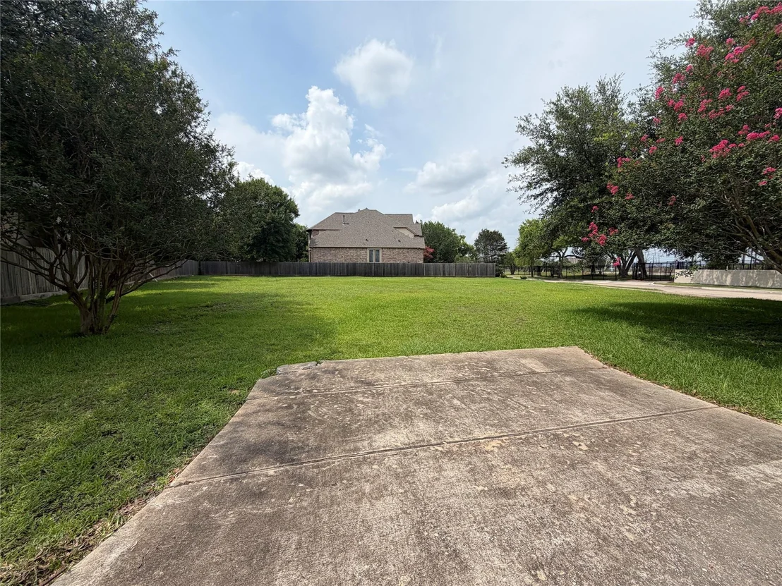 Photo of 9002 Cliffwood Drive