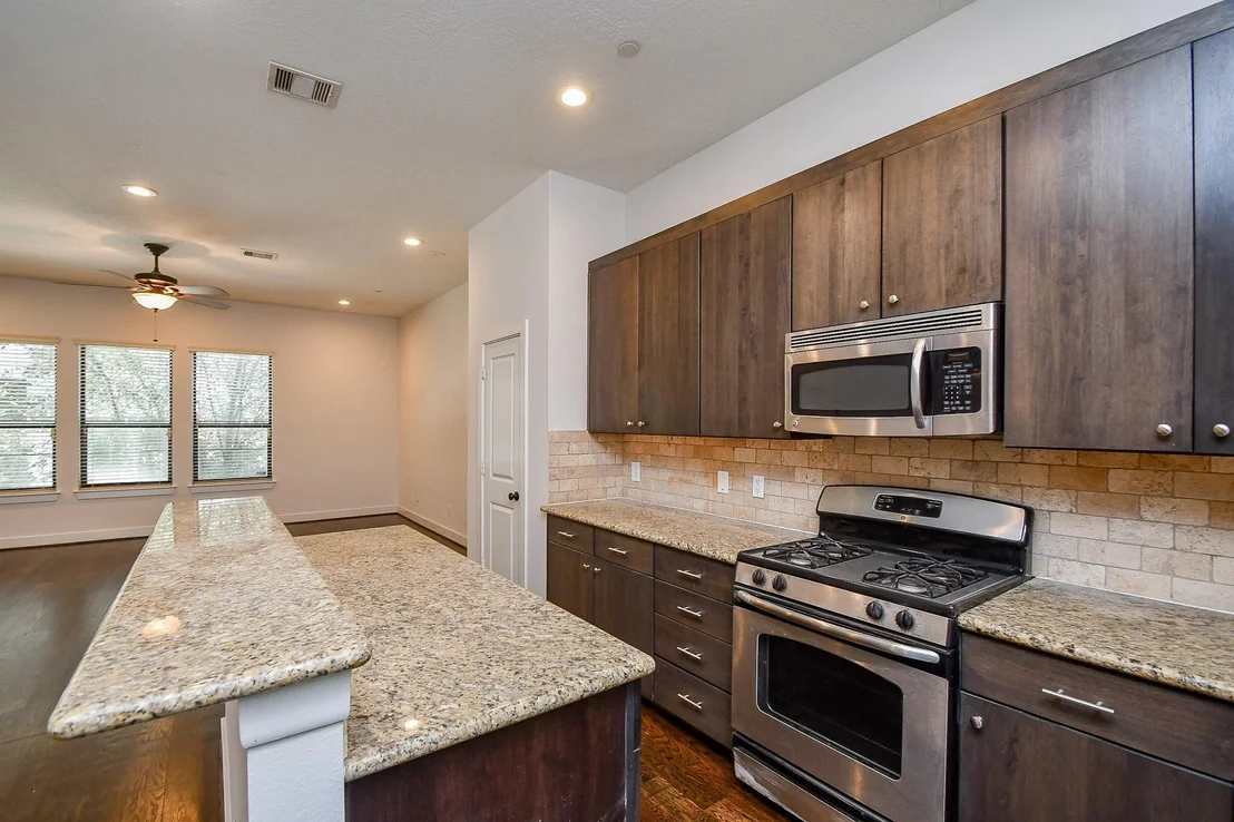Photo of Unit A at 2422 Navigation Boulevard