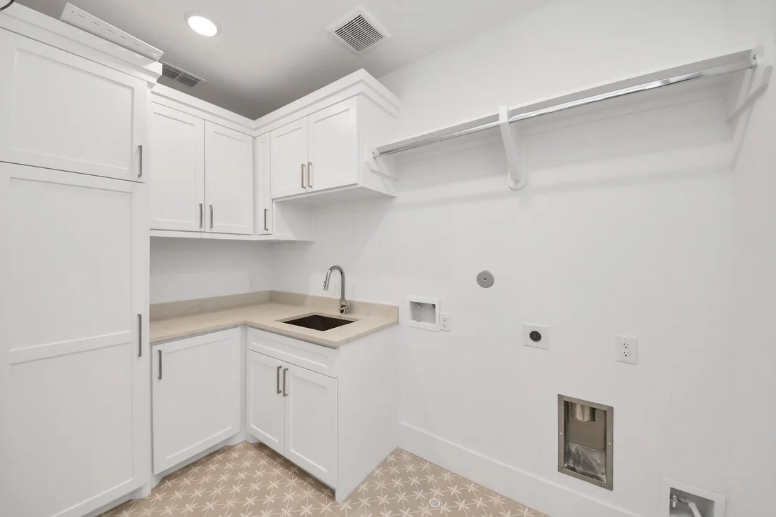 Photo of 1705 Saxon Drive