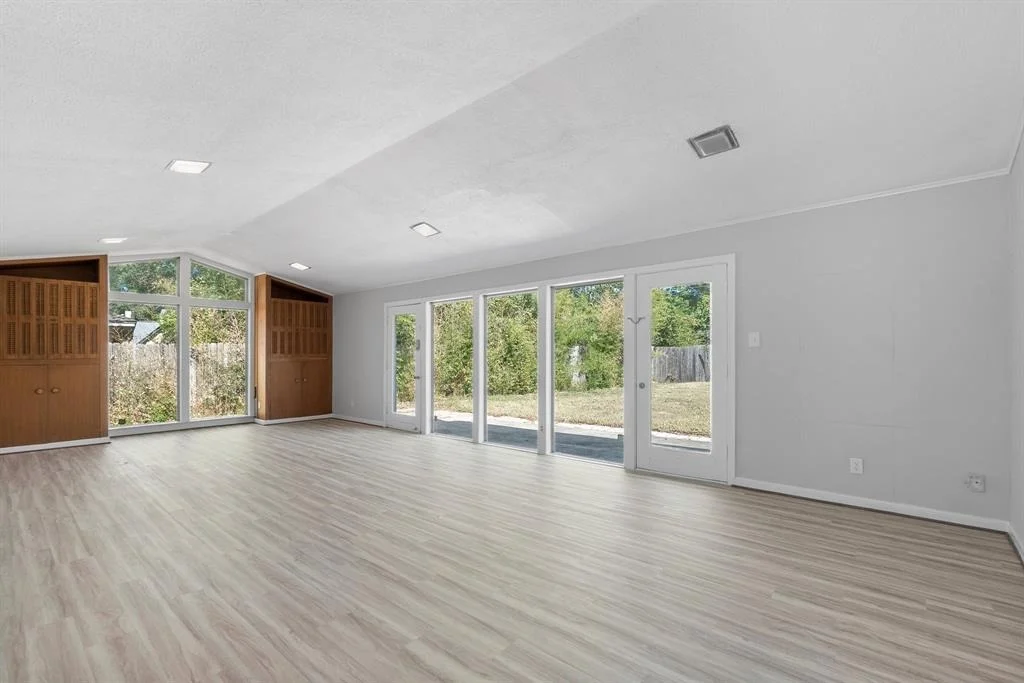 Photo of 1610 Shady Oaks Drive