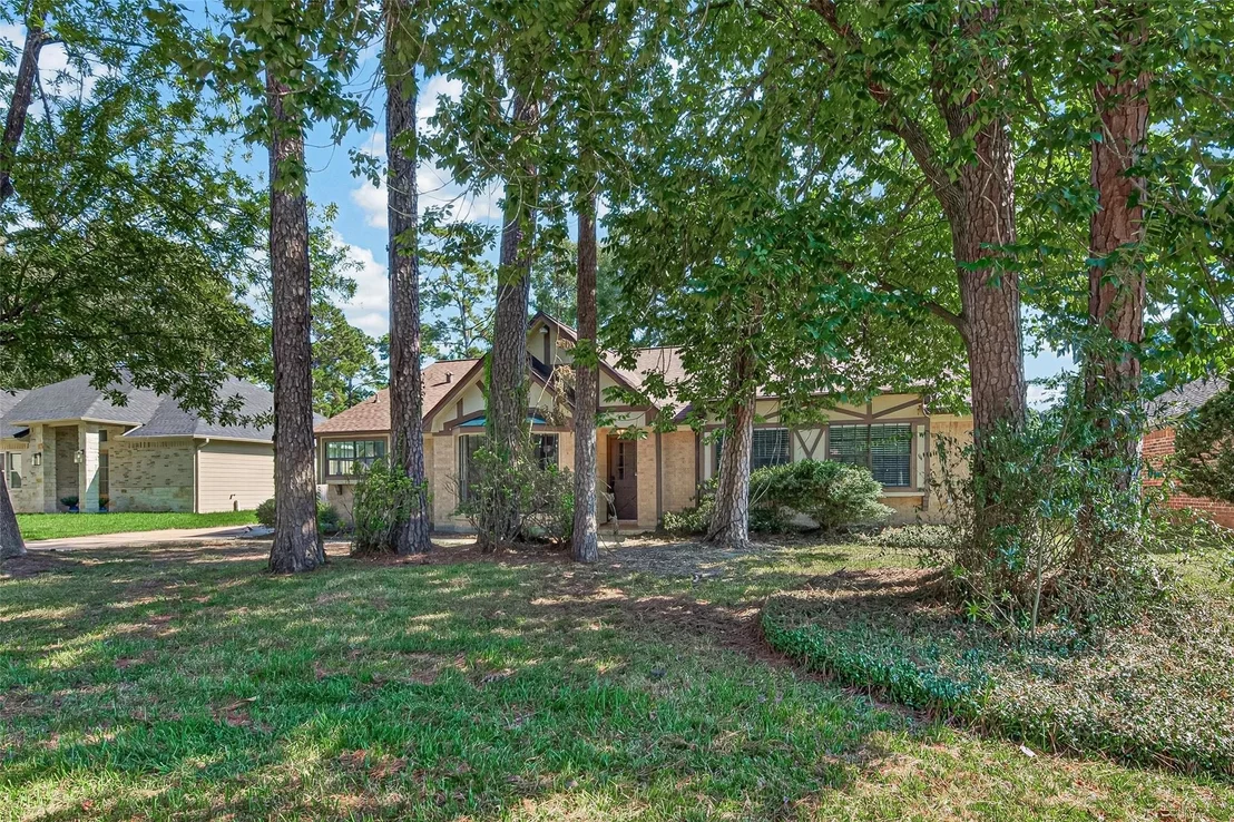 Photo of 9626 Pinehurst Street