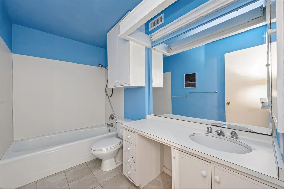 Photo of 219 Cardinal Drive
